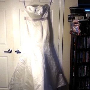 David's Bridal wedding dress p806
